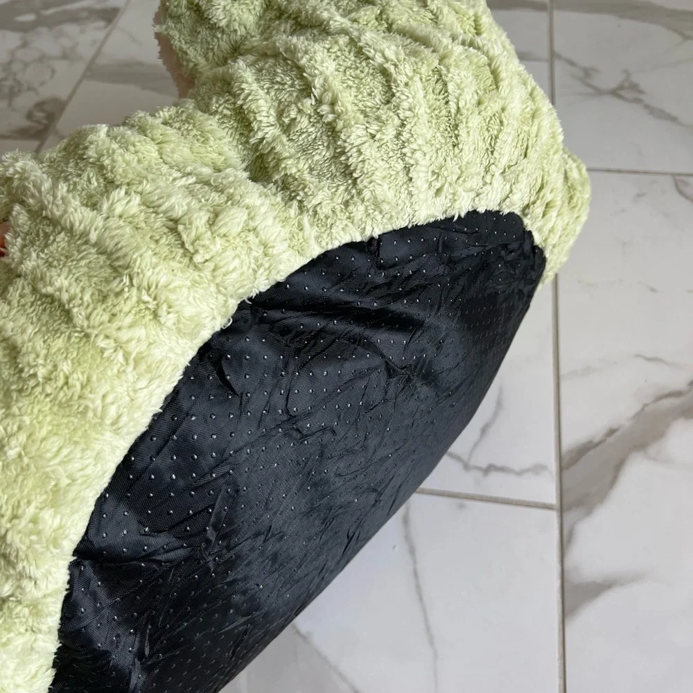 Cactus Pet Bed, Machine Washable Luxury Plush Cat/Dog Bed with Nonslip Bottom